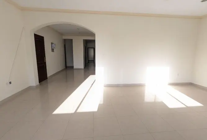 61674383 - Property Image 3