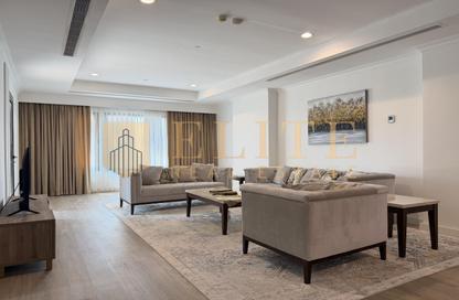 Apartment - 1 Bedroom - 2 Bathrooms for rent in East Porto Drive - Porto Arabia - The Pearl Island - Doha