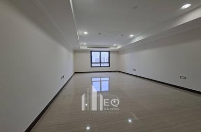 Apartment - 1 Bedroom - 2 Bathrooms for rent in East Porto Drive - Porto Arabia - The Pearl Island - Doha