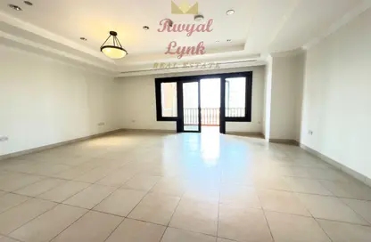 شقة - 4 غرف نوم - 5 حمامات للايجار في طريق بورتو الغربي - بورتو أرابيا - جزيرة اللؤلؤة - الدوحة