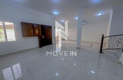 Apartment - 5 Bedrooms - 5 Bathrooms for rent in Ain Khaled Villas - Ain Khaled - Doha