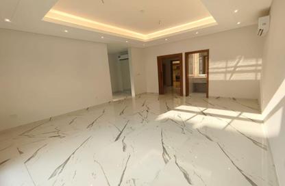 مجمع سكني - 5 غرف نوم - 5 حمامات للايجار في شارع النعمان - العزيزية - الدوحة