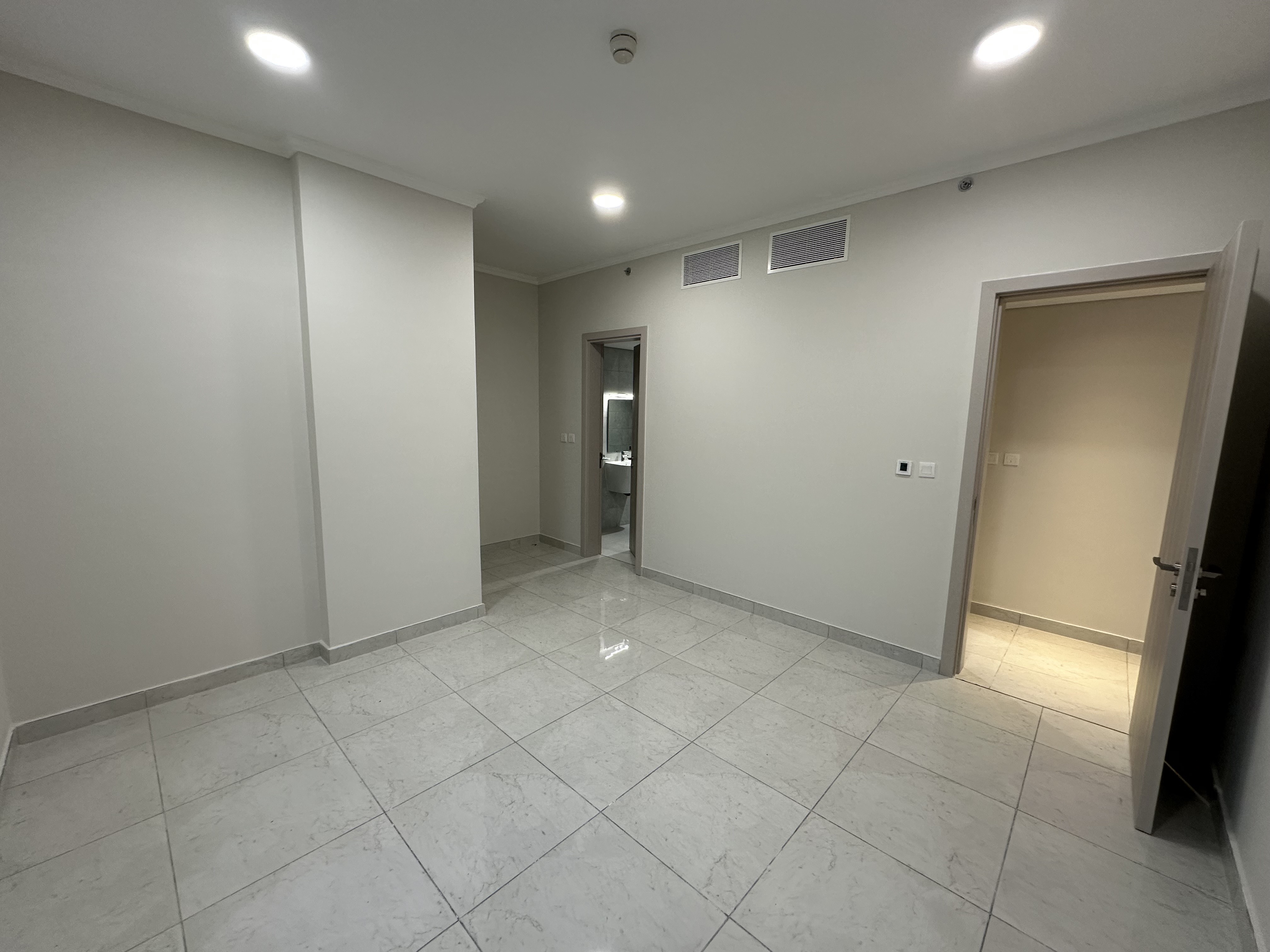 2 Bedroom Fully Furnished Fully City View thumbnail 11