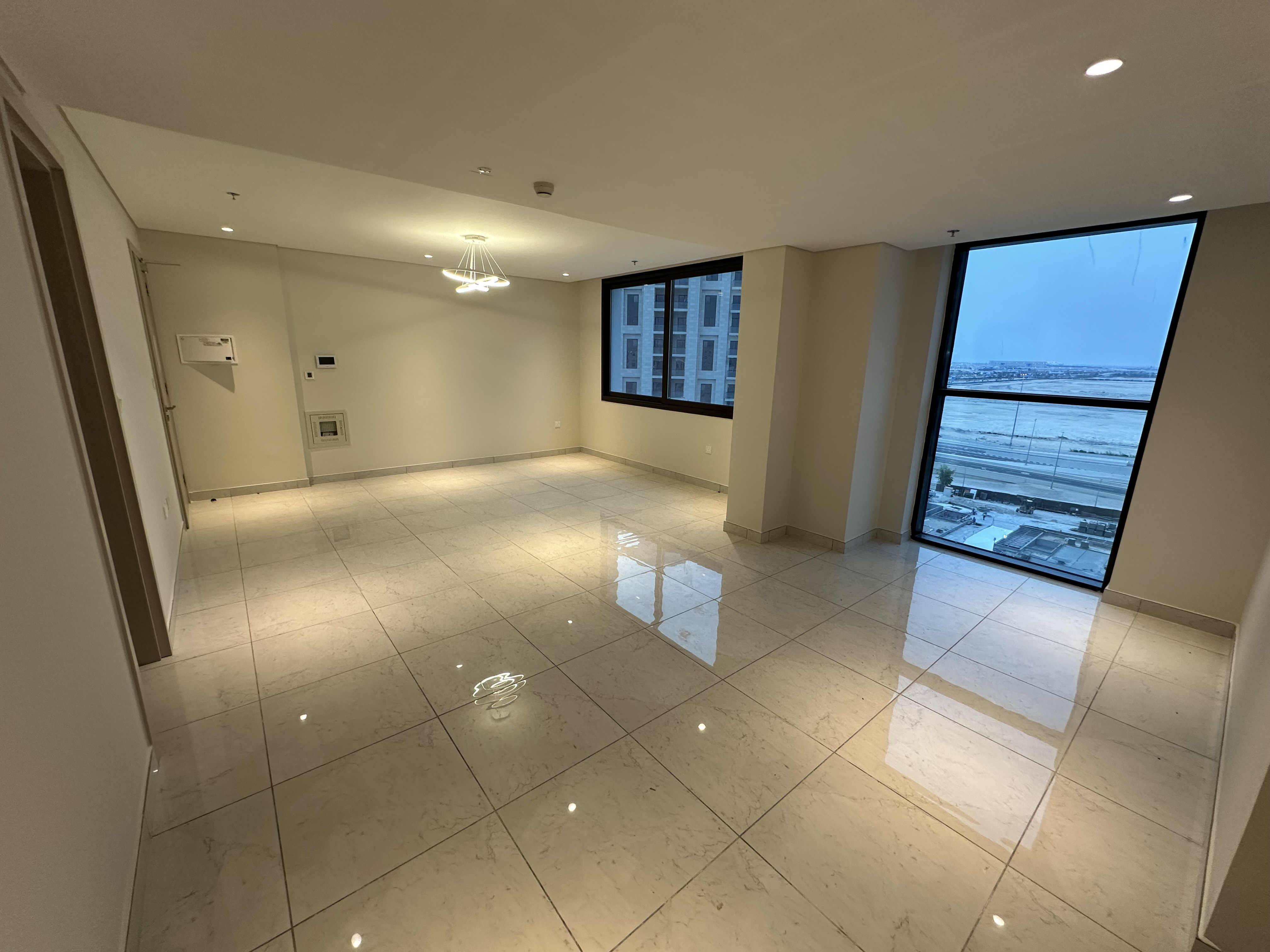 2 Bedroom Fully Furnished Fully City View thumbnail 5