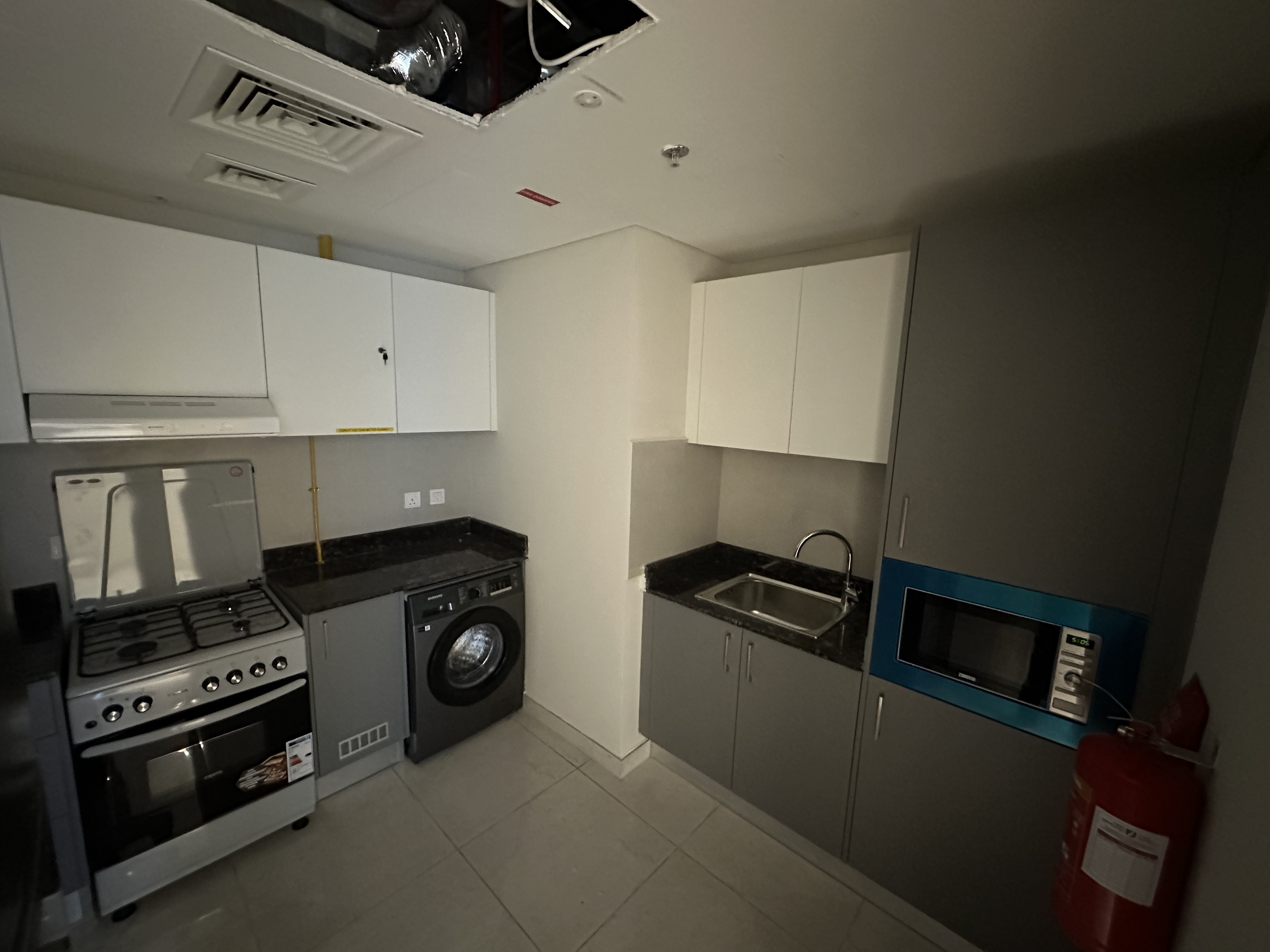 2 Bedroom Fully Furnished Fully City View thumbnail 6