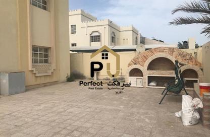 فيلا - 7 غرف نوم - 8 حمامات للبيع في روضة المطر - الدوحة