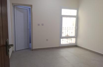 Apartment - 2 Bedrooms - 2 Bathrooms for rent in Umm Ghuwailina 4 - Umm Ghuwailina - Doha