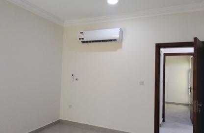 Apartment - 2 Bedrooms - 2 Bathrooms for rent in Umm Ghuwailina 4 - Umm Ghuwailina - Doha Apartment - 2 Bedrooms - 2 Bathrooms for rent in Umm Ghuwailina 4 - Umm Ghuwailina - Doha