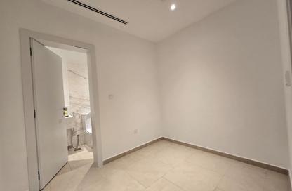 Apartment - 4 Bedrooms - 5 Bathrooms for rent in West Bay Tower - West Bay - West Bay - Doha