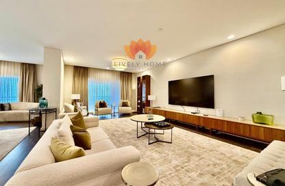 Apartment - 5 Bedrooms - 7 Bathrooms for sale in Bilal Pearl Suites - Viva Bahriyah - The Pearl Island - Doha