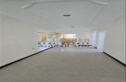 Villa - 6 Bedrooms - 5 Bathrooms for rent in Abu Hamour - Doha