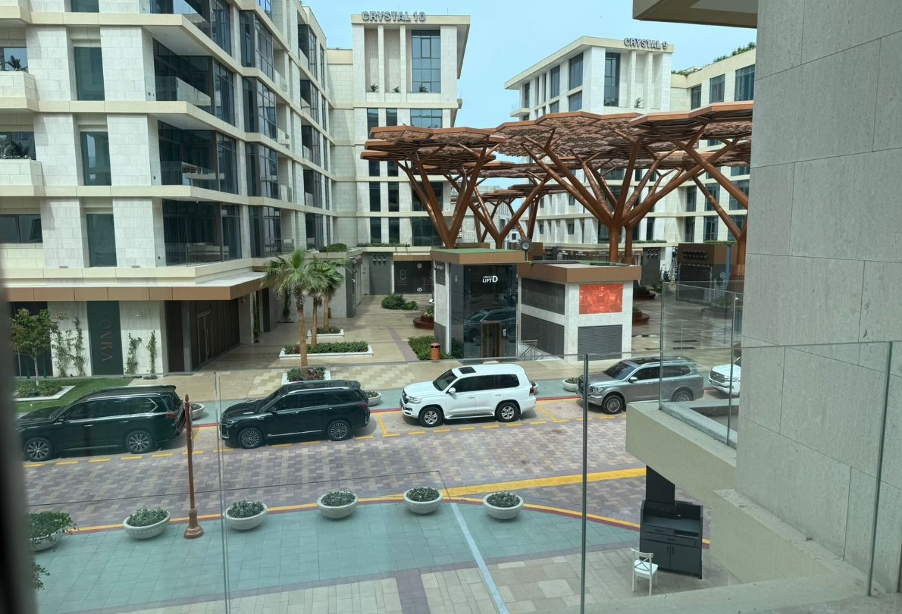 BRAND NEW 1BEDROOM LUXURY FULLY FURNISHED BALCONY thumbnail 3