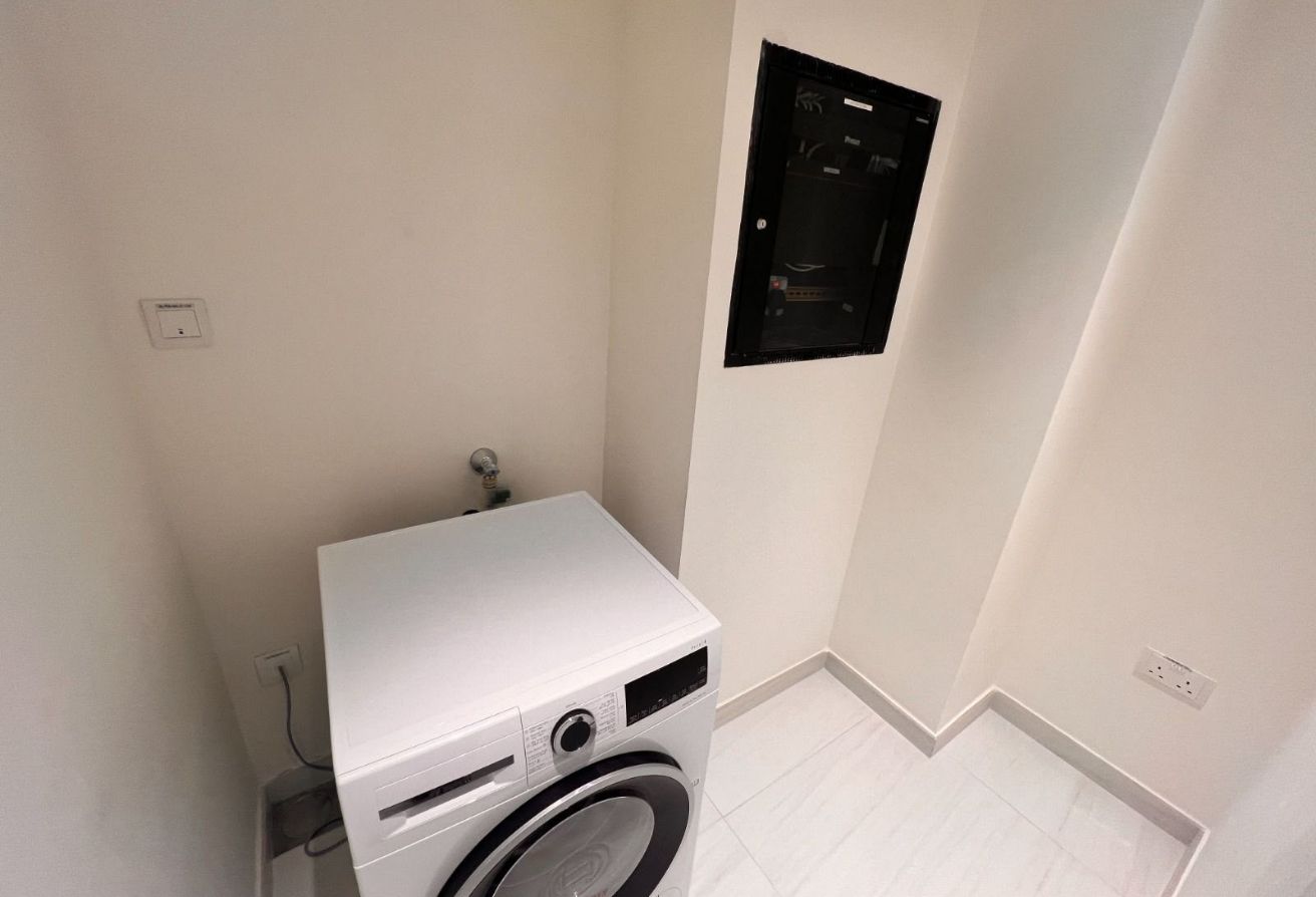 BRAND NEW 1BEDROOM LUXURY FULLY FURNISHED BALCONY thumbnail 8