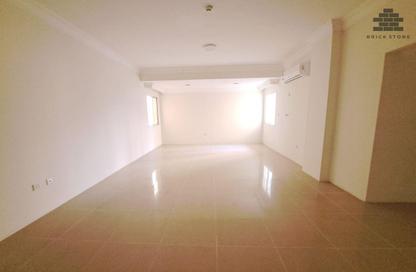 Apartment - 3 Bedrooms - 2 Bathrooms for rent in Al Nasr Street - Al Nasr - Doha Apartment - 3 Bedrooms - 2 Bathrooms for rent in Al Nasr Street - Al Nasr - Doha