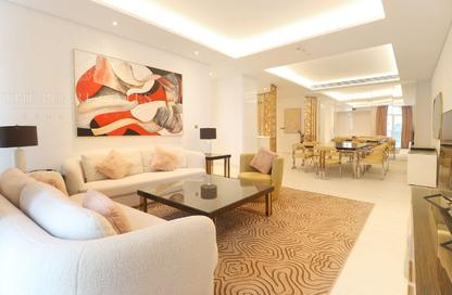 Apartment - 2 Bedrooms - 4 Bathrooms for rent in Floresta Gardens - Floresta Gardens - The Pearl Island - Doha