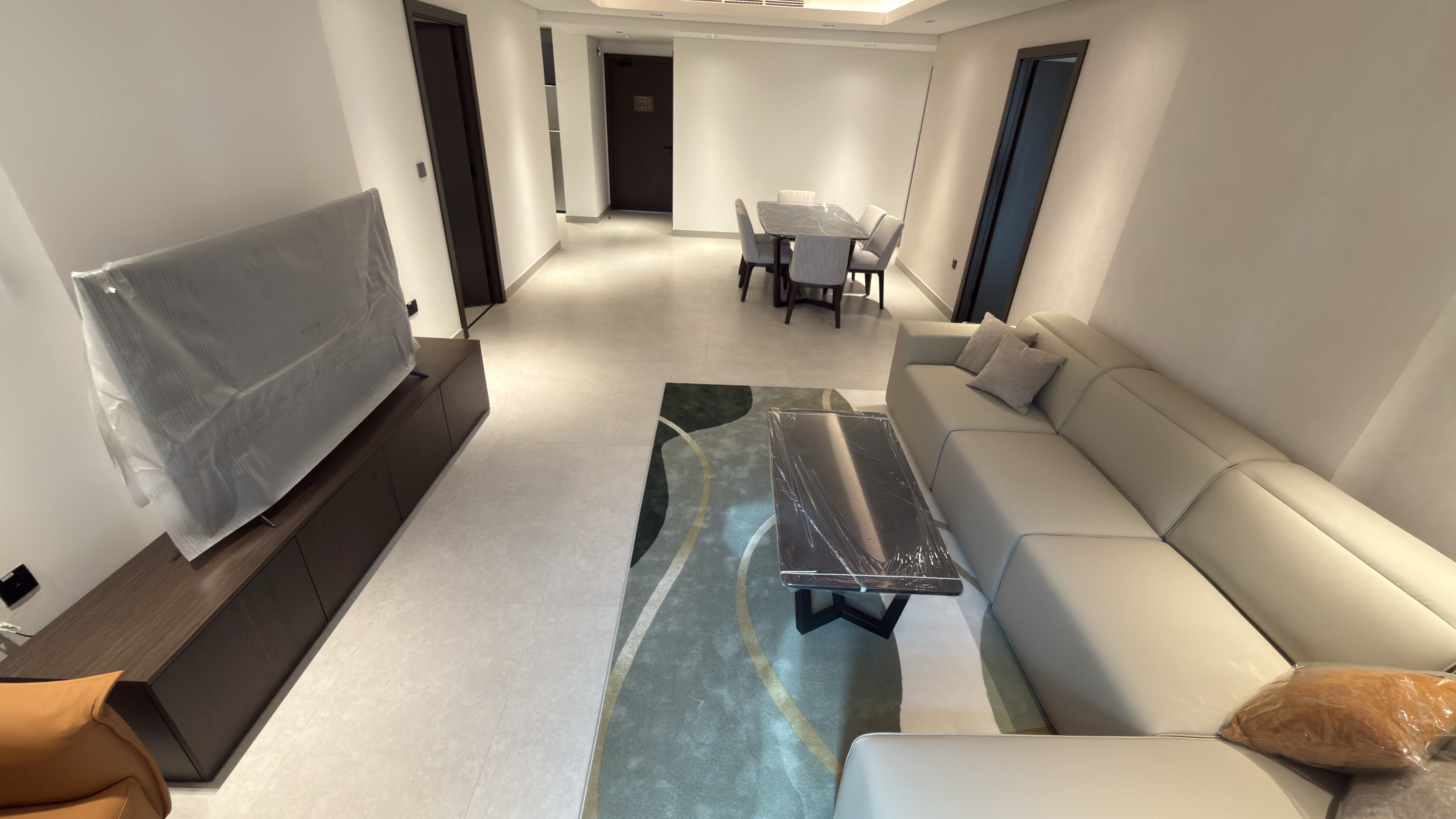 LUXURIOUS BEACH FRONT LIFE-STYLE OWN THE LUXURY !! thumbnail 3