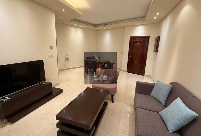 982605 - Property Image 2