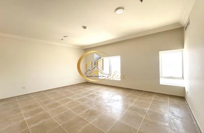 Apartment - 3 Bedrooms - 2 Bathrooms for rent in Al Khair Tower - Corniche Road - Corniche Road - Doha Apartment - 3 Bedrooms - 2 Bathrooms for rent in Al Khair Tower - Corniche Road - Corniche Road - Doha