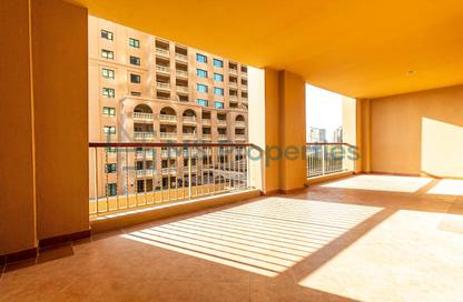 Apartment - 1 Bedroom - 2 Bathrooms for rent in East Porto Drive - Porto Arabia - The Pearl Island - Doha