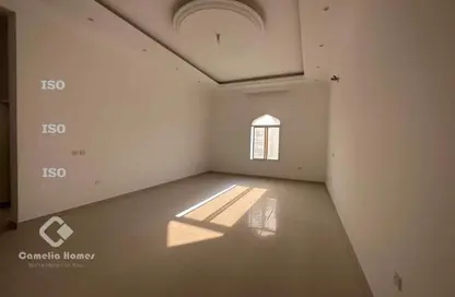 مجمع سكني - 5 غرف نوم - 6 حمامات للايجار في مريخ - المريخ - الدوحة