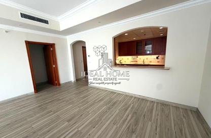 Apartment - 1 Bedroom - 2 Bathrooms for rent in West Porto Drive - Porto Arabia - The Pearl Island - Doha