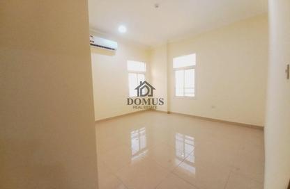Apartment - 2 Bedrooms - 2 Bathrooms for rent in Hiteen Street - Al Muntazah - Doha