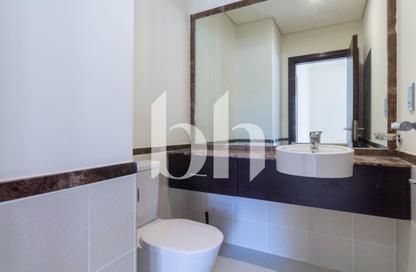 Apartment - 1 Bedroom - 2 Bathrooms for rent in Carnaval - Qanat Quartier - The Pearl Island - Doha
