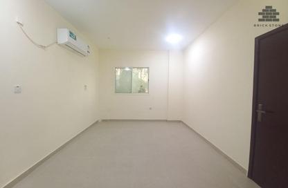 Apartment - 2 Bedrooms - 2 Bathrooms for rent in Muntazah 70 - Al Muntazah - Doha
