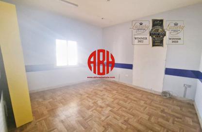 Office Space - 2 Bedrooms - 1 Bathroom for rent in Abu Talha Street - Fereej Bin Omran - Doha
