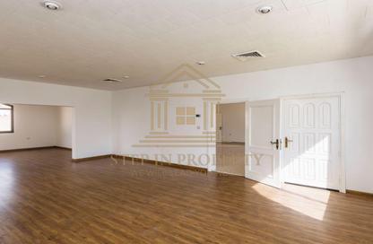 Villa - 4 Bedrooms - 5 Bathrooms for rent in Al Sadd Road - Al Sadd - Doha