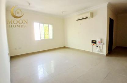 Apartment - 2 Bedrooms - 2 Bathrooms for rent in Salaja Street - Doha Al Jadeed - Doha