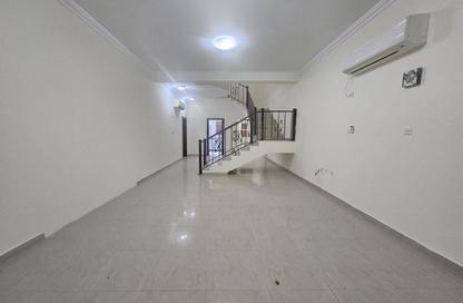 مجمع سكني - 4 غرف نوم - 4 حمامات للايجار في شارع الهناء - الغرافة - الدوحة