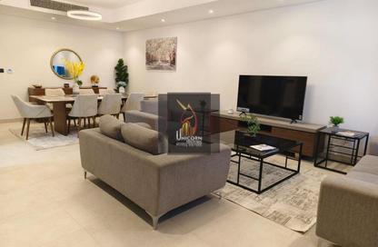 مجمع سكني - 5 غرف نوم - 6 حمامات للايجار في جنوب مويثر - منطقة مويثر - الدوحة
