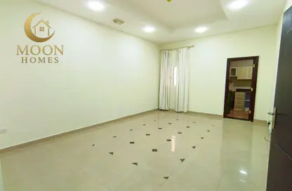 شقة - 2 غرف نوم - 2 حمامات للايجار في شارع النصر - النصر - الدوحة