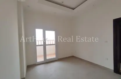 Apartment - 2 Bedrooms - 2 Bathrooms for rent in Al Nasr Street - Al Nasr - Doha