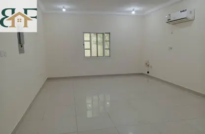 Apartment - 3 Bedrooms - 2 Bathrooms for rent in Bin Omran - Fereej Bin Omran - Doha