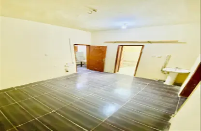 Villa - 2 Bedrooms - 2 Bathrooms for rent in Fereej Bin Omran - Doha