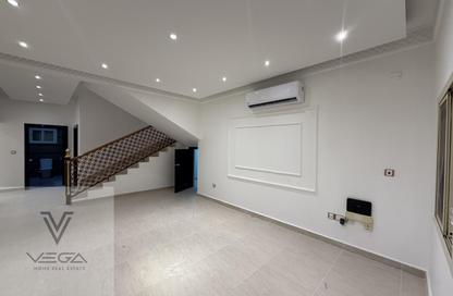 Villa - 3 - 3 for rent in Al Mansoura - Al Mansoura - Doha