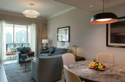 Apartment - 2 Bedrooms - 2 Bathrooms for rent in Al Mutahidah Tower - Viva Bahriyah - The Pearl Island - Doha