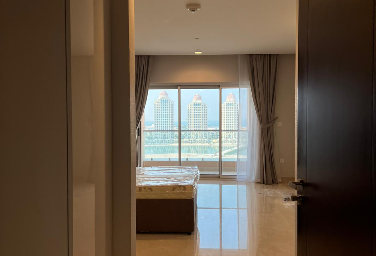 Viva Bahriya | Mutahida Tower | Balcony | sea view