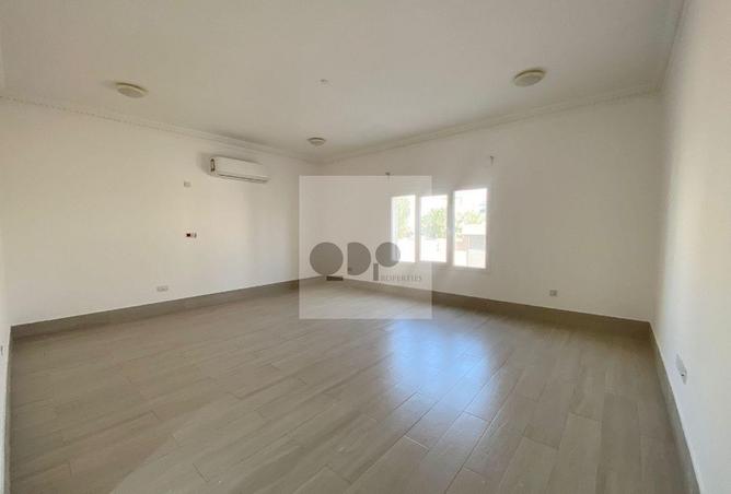 1010743 - Property Image 2