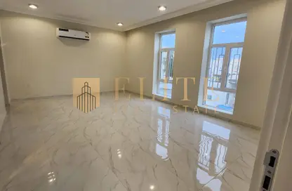 Villa - 4 Bedrooms - 3 Bathrooms for rent in Villa Verde - Muraikh - AlMuraikh - Doha