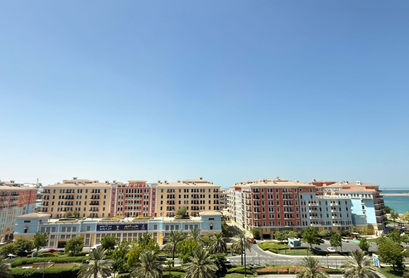 Porto Arabia Studio With Balcony | Sea View thumbnail 6