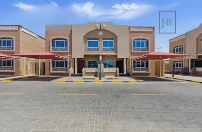 مجمع سكني - 5 غرف نوم - 5 حمامات للايجار في مريخ - المريخ - الدوحة