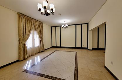 Villa - 5 - 5 for rent in Izghawa - Izghawa - Doha Villa - 5 - 5 for rent in Izghawa - Izghawa - Doha