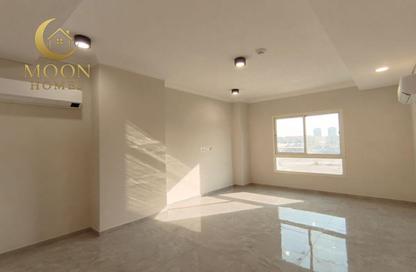 Apartment - 2 Bedrooms - 3 Bathrooms for rent in Musheireb - Musheireb - Doha