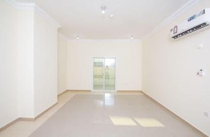 Apartment - 2 Bedrooms - 2 Bathrooms for rent in Al Nasr Street - Al Nasr - Doha