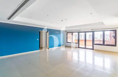 Apartment - 3 Bedrooms - 4 Bathrooms for rent in West Porto Drive - Porto Arabia - The Pearl Island - Doha