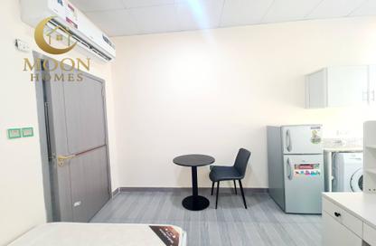 Apartment - Studio - 1 Bathroom for rent in Umm Ghuwalina - Umm Ghuwailina - Doha