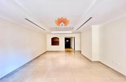 Apartment - 1 Bedroom - 2 Bathrooms for rent in West Porto Drive - Porto Arabia - The Pearl Island - Doha